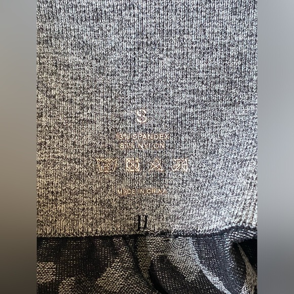 NVGTN Camo Seamless Contour Leggings Black Grey ~ Size Small - Picture 10 of 10